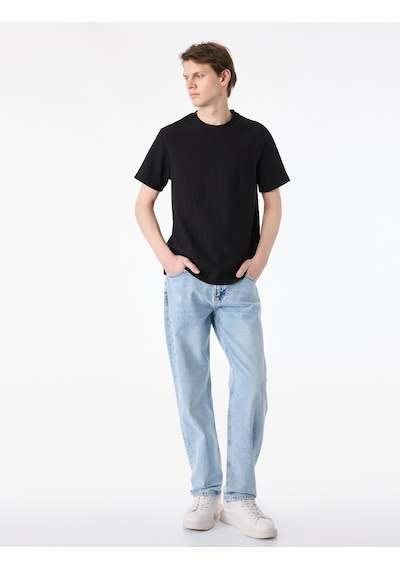 Koton Regular Fit Kısa Kollu Dokulu Tok Kumaş Bisiklet Yaka Tişört Siyah 6sam10346mk