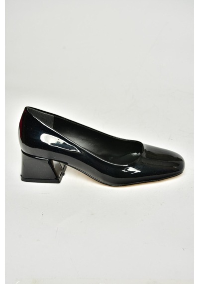 Fox Shoes T752827008 Siyah Rugan Alçak Topuklu Kadın Ayakkabı Siyah