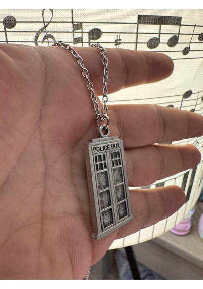 Doctor Who Tardıs Polis Kulübesi Figürlü Unisex Kolye Zaman Yolculuğunun Simgesi Çok renkli
