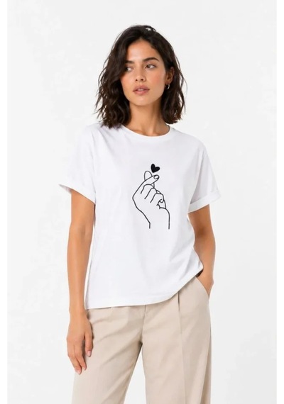 Butik İstanbul Kore Parmak Kalp Aşk Temalı Minimal Baskılı Tişört Yazlık Kısa Kol T-shirt - Beyaz Butik İstanbul Kore Parmak Kalp Aşk Temalı Minimal Baskılı Tişört Yazlık Kısa Kol T-shirt - Beyaz