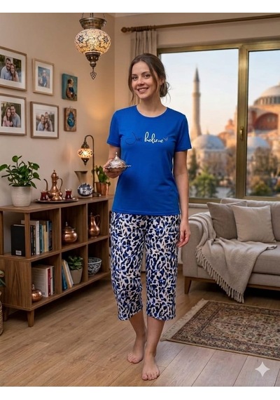 Kadın Kısa Kol Kapri Yumuşak Tuşeli Likralı Penye Pijama Takım Mavi