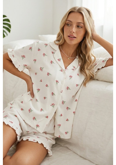 Siyah İnci Fırfırlı Bürümcük-krınkıl Kısa Kollu Düğmeli Şortlu Pijama Takım 8008 Ekru Lale