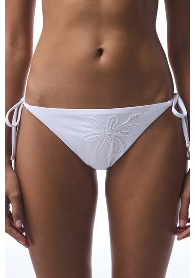 Penti Beyaz Nakışlı Bikini Altı
