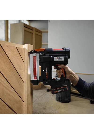 Worx WX842 20 V/2.0 AH Li-ion 15-50 MM Şarjlı Çivi Çakma Makinesi + 2700 Adet Yedek Çivi