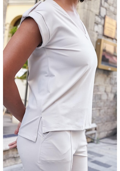 Jument Kadın Modal İpeksi Likralı Kumaş V Yaka Duble Kollu Apoletli Yanları Yırtmaçlı T-shirt Bluz-taş Taş Jument Kadın Modal İpeksi Likralı Kumaş V Yaka Duble Kollu Apoletli Yanları Yırtmaçlı T-shirt Bluz-taş Taş