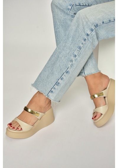 Fox Shoes Y973518509 Bej Kalın Tabanlı Kadın Terlik Bej