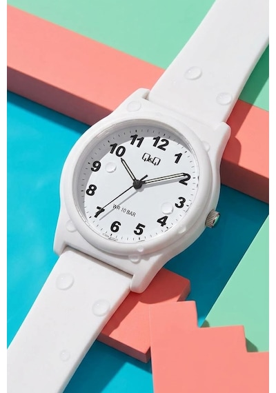Q&q G22a016vy Beyaz Bold Rakamlı Silikon Kordonlu 38 Mm Su Geçirmez Unisex Kol Saati