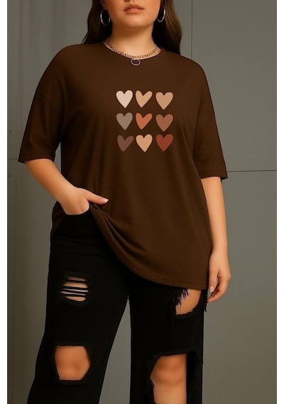 Büyük Beden Sıralı Kalpler Baskılı Unisex Tişört Kahverengi