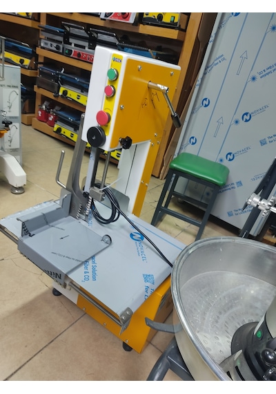 Hnc 1.5 Kw 2 Hp Geniş Tepsi Büyük Motor Et Kemik Kesme Testeresi