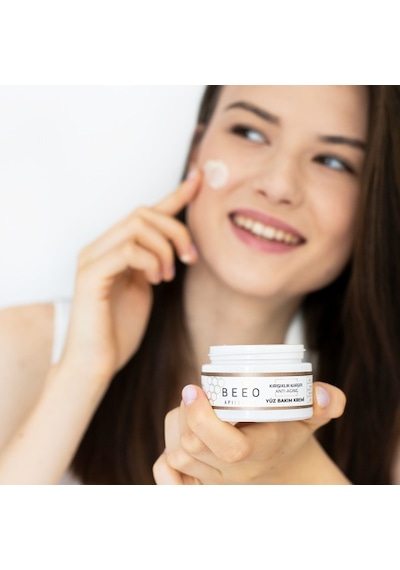 BEE'O ApiBeauty Arı Zehirli Propolisli Arı Sütlü  Yüz Bakım Kremi 50 ML