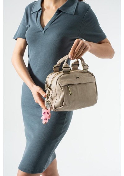 Baginn Vegan Deri Günlük Kadın Postacı Çanta Çapraz Askılı Omuz Çantası Y.s. Deri 27 23 Cm Charm Hediyeli Bej