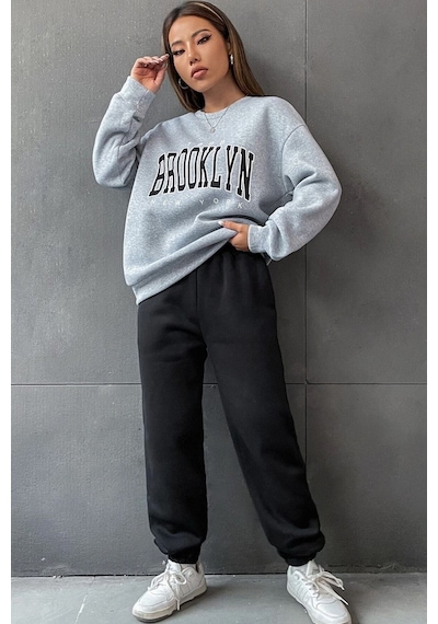 1898 Brooklyn Eşofman Takımı Sweatshirt Jogger - Gri Siyah Baskılı Oversize Şardonlu Bisiklet Yaka Gri 1898 Brooklyn Eşofman Takımı Sweatshirt Jogger - Gri Siyah Baskılı Oversize Şardonlu Bisiklet Yaka Gri
