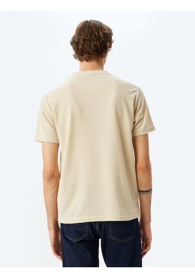 Koton Bisiklet Yaka Kısa Kollu Dokulu Slim Fit Tişört Bej 5sam10077hk Ekru