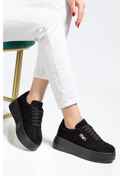 Bahrina Kadın Beyaz Cilt Kalın Taban Tokalı Sneaker Siyah