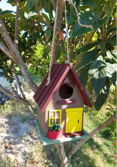 El Yapımı Ahşap Kuş Yuvası Dekoratif Kuş Evi Bahçe Balkon Dekorasyon Kayın Ağacı Vernikli Kahvesarı