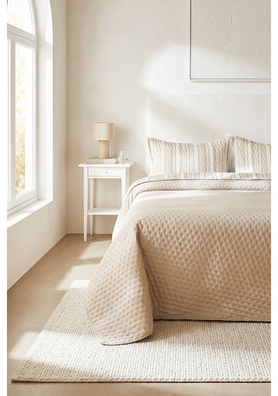 Ocean Home Textile Pamuklu Kapitoneli Bej Renk Çizgi Desen Çift Kişilik Yatak Örtüsü Seti 1 Adet 250 X 230 / 2 Adet 50 X 70 Cm