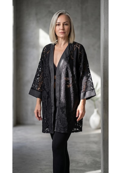 Byemelika Tül Üzerine Nakışlı Çiçek Desen Dantel Kimono Siyah