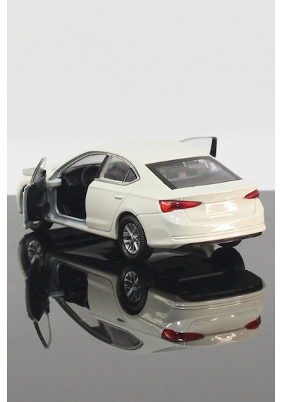 Toyaş Skoda Octavia  Model Çek Bırak Araba 11 CM Beyaz