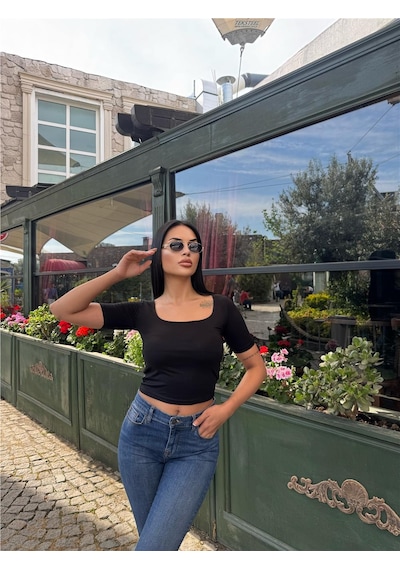 WeShaya Kadın Siyah Kare Yaka Kısa Kollu Viskon Badi Tişört Siyah