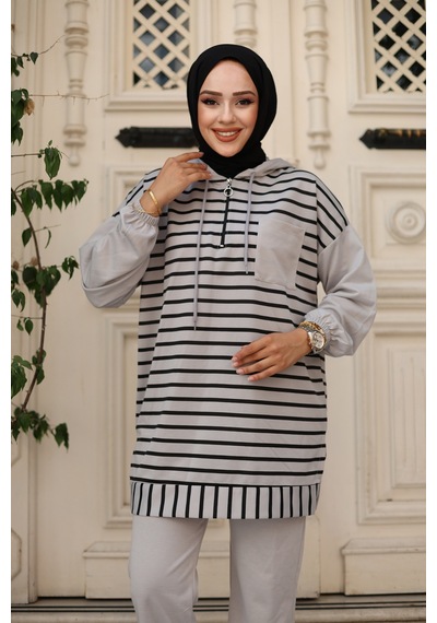 Genel Markalar Moda Efsa Tesettür Giyim Kapüşonlu Ve Önü Yarım Fermuarlı Çizgili 2 İplik Pantalon İle Tunik Takım Gri Gri Genel Markalar Moda Efsa Tesettür Giyim Kapüşonlu Ve Önü Yarım Fermuarlı Çizgili 2 İplik Pantalon İle Tunik Takım Gri Gri