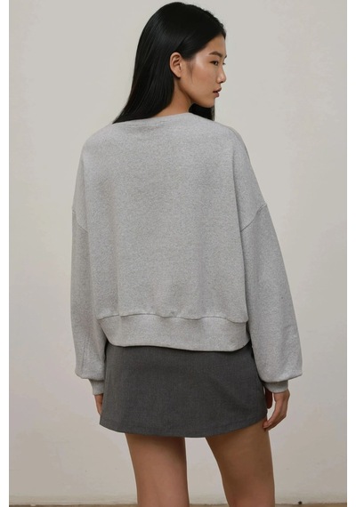 Hiccup İşlemeli Yuvarlak Yaka Sweatshirt Açık Gri