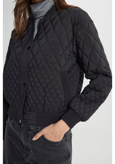 Loose Fit Rahat Kesim Kapitone Detaylı Siyah Bomber Ceket W242741001 Siyah