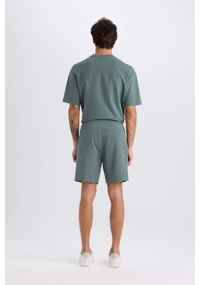 DeFacto Regular Fit Düz Paça Cepli Basic Düz Şort B8792AX25SMGN1019