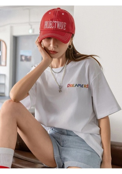Kadın Beyaz Oversize Dreamers Baskılı T-shirt Beyaz