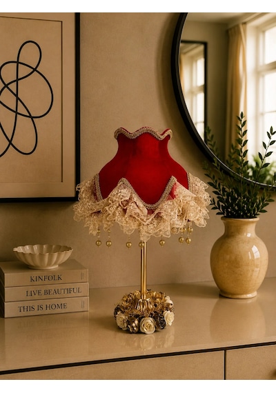 Kırmızı Kadife Kaplı Çiçek Dekorlu Başlık Gold Metal Çiçek Detaylı Ayaklı Klasik Abajur 50x25cm