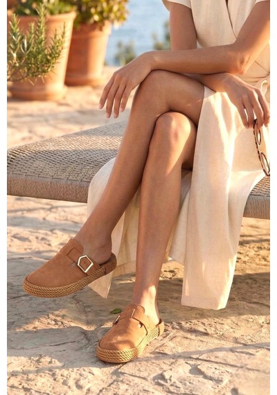 Fox Shoes Y596148502 Taba Süet Önü Kapalı Sabo Terlik