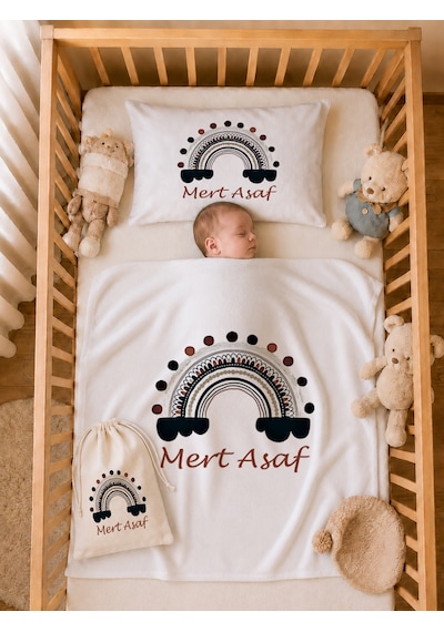 Pia Baby Erkek Bebek %100 Pamuk Hediye Seti 6 Lı İsimli Keseli Tulum Şapka Eldiven Battaniye Ve Yastık Kılıfı 1086tybk0x Krem