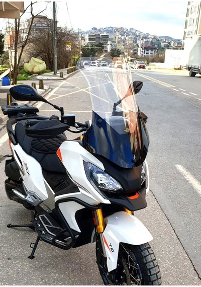 Motocam Peugeot Xp 400 Ön Cam 2023-2026 Model 61cm Şeffaf Renkli 4mm Orta Boylu