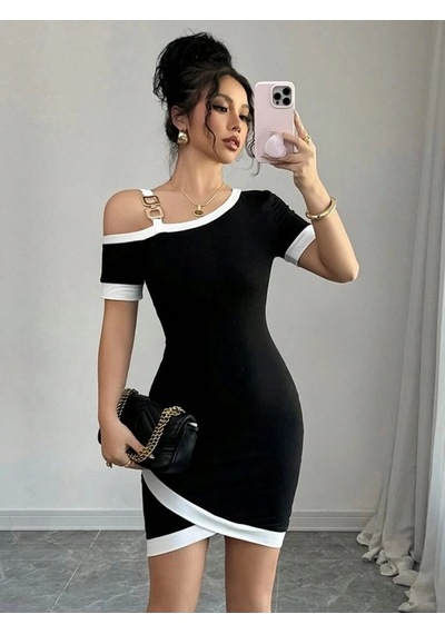 Defymoda Kadın Kısa Kollu Asimetrik Kesim Yaka Şerit Ve Aksesuar Detaylı Modal Elbise Siyah Defymoda Kadın Kısa Kollu Asimetrik Kesim Yaka Şerit Ve Aksesuar Detaylı Modal Elbise Siyah