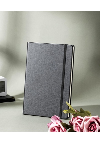 Deri Kaplı A5 120 Yp 70g Defter Kareli Siyah-mavi Çok Renkli