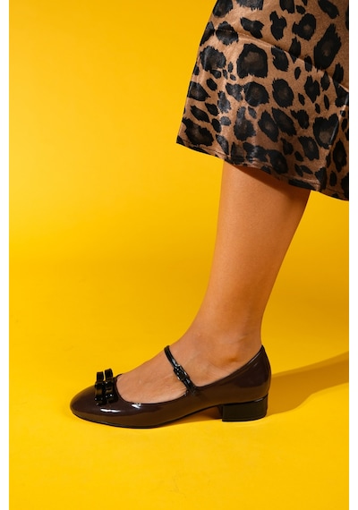 Luvishoes Luvi Shoes Stela Kahve-siyah Rugan Fiyonklu Kadın Topuklu Babet Ayakkabı Kahverengi Rugan Luvishoes Luvi Shoes Stela Kahve-siyah Rugan Fiyonklu Kadın Topuklu Babet Ayakkabı Kahverengi Rugan
