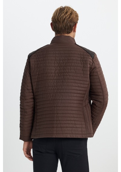 AC&Co / Altınyıldız Classics Erkek Kahverengı Standart Fit Normal Kesim Kapitone Desenli Dik Yaka Fermuarlı Yan Cep Şişme Mont Kahverengi AC&Co / Altınyıldız Classics Erkek Kahverengı Standart Fit Normal Kesim Kapitone Desenli Dik Yaka Fermuarlı Yan Cep Şişme Mont Kahverengi