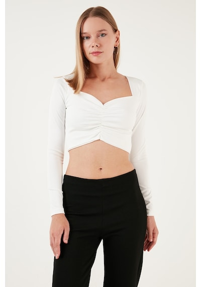 Lela Slim Fit Kalp Yaka Önü Büzgülü Crop Bayan Bluz 5865401 Beyaz Lela Slim Fit Kalp Yaka Önü Büzgülü Crop Bayan Bluz 5865401 Beyaz