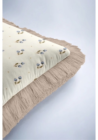 Çiçek Tomurcuk Motifli Saçaklı Yastık Kılıfı - Romantik Floral Mavi Vizon Püsküllü Kırlent Kılıfı Kayıp Esinti Ritüel Çiçek Tomurcuk Motifli Saçaklı Yastık Kılıfı - Romantik Floral Mavi Vizon Püsküllü Kırlent Kılıfı Kayıp Esinti Ritüel