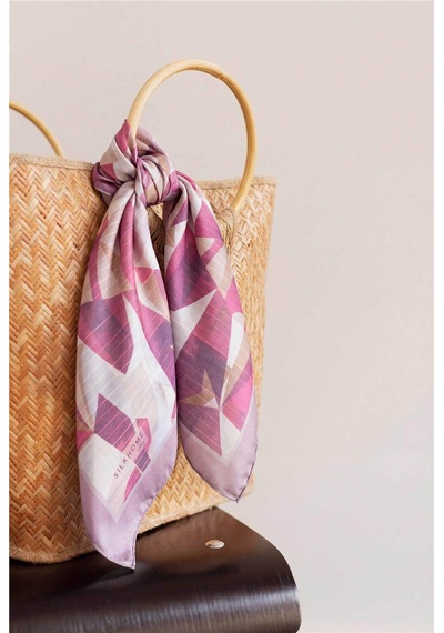 Silk Home Shiny Dokulu Eşarp Lila Gri Geometrik Desen Su Tutmaz Parlak 90x90 Çok Renkli