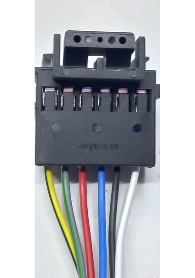 Renault Clio Iı Arka Stop Soketi 6 Pimli 77014779891