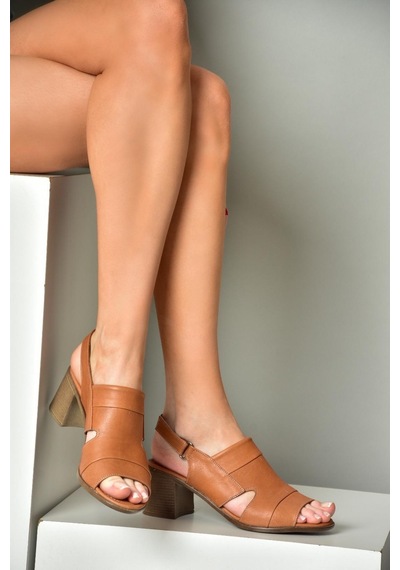 Fox Shoes P555452303 Taba Hakiki Deri Kalın Topuklu Kadın Sandalet Taba