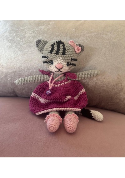 Elbiseli Gri Pisicik Amigurumi Kedi 26 Cm 001