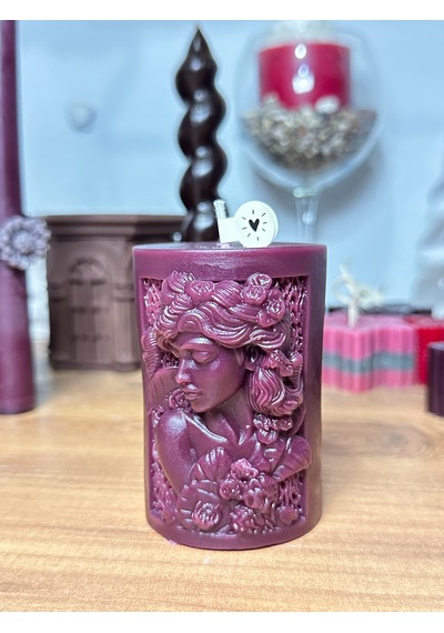 Kadın Figürlü Dekoratif Kabartma Mum - Boy :8cm - Çap: 5cm - Salon Ve Hediye Dekoru Bordo