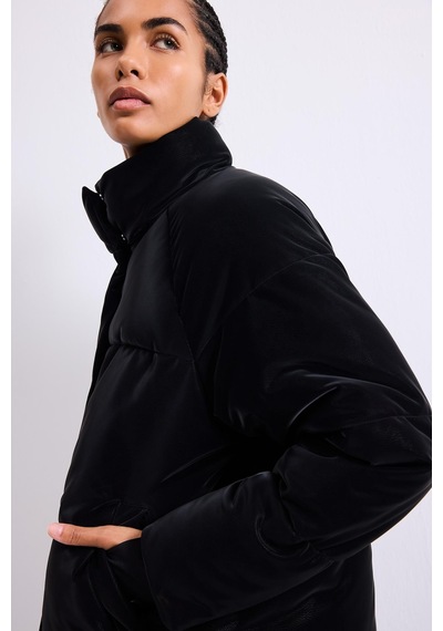 Defacto Rüzgar Geçirmez Su İtici Regular Fit Dik Yaka Reglan Kol Kışlık Şişme Mont A1550ax26aubk81 Siyah-bk81