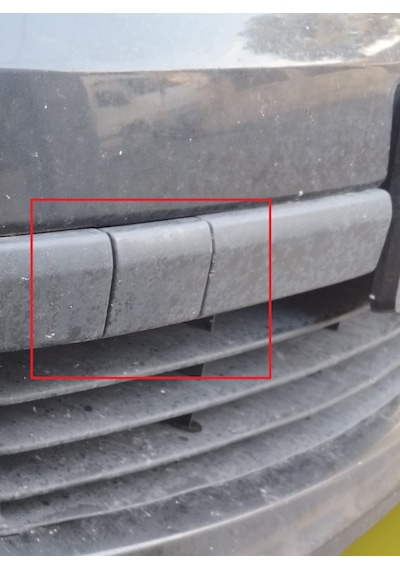 Clio 3 Ön Tampon Çeki Demiri Kapağı