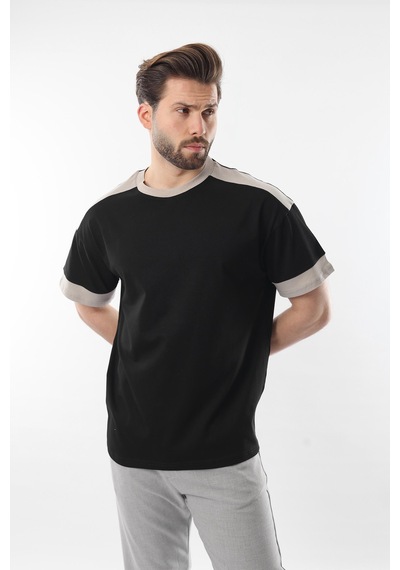 Madmext Siyah Omzu Şerit Detaylı Erkek T-shirt E7125 Siyah