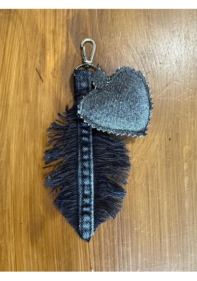 El İşçiliği Kalp Yaprak Detaylı Denim Çanta Charm Gri - Siyah