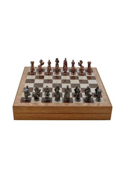 Gifthome Orta Boy Metal İngiliz Satranç Takımı Antik Ve Rustik Desenli Sandıklı Mdf Tahtası 36x36x6 Cm.