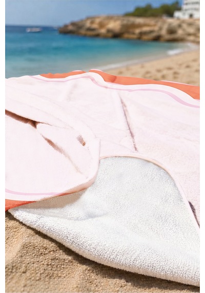 Modern Çizgili Pembe Plaj Havlusu - Minimalist Dalgalı Form Mercan Tonlu Hızlı Kuruyan Havlu Örtü Sessiz Kıyısı