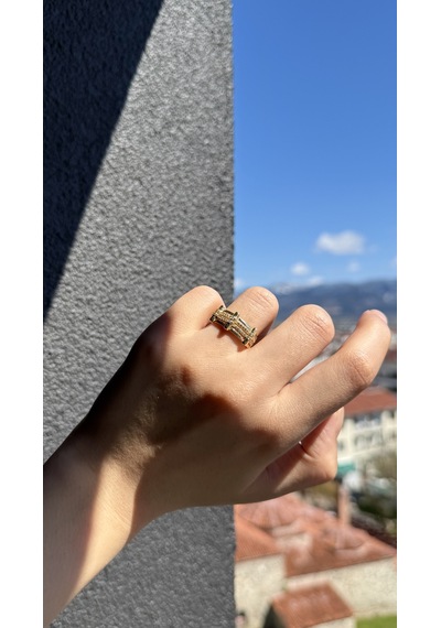 Gösterişli Zirkon Taşlı Altın Yüzük Sarı Altın